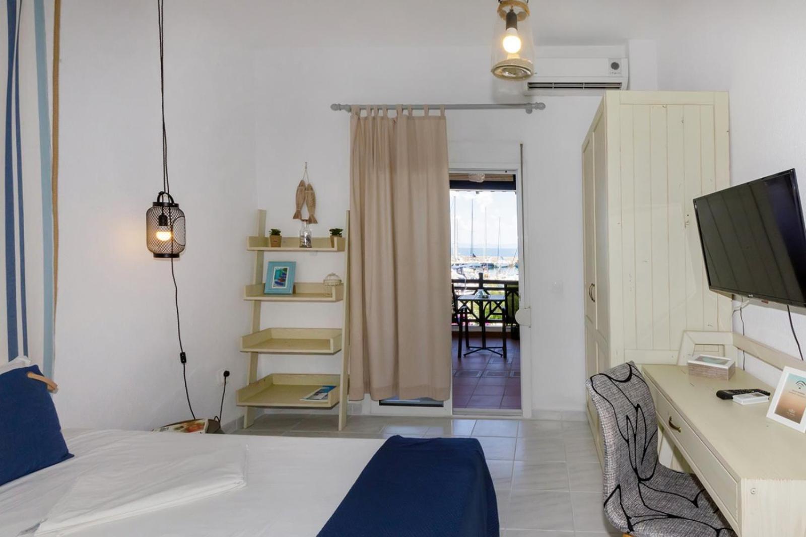 Seafront Blue Apartment *