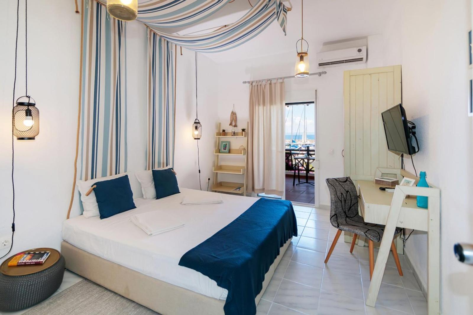 Seafront Blue Apartment *
