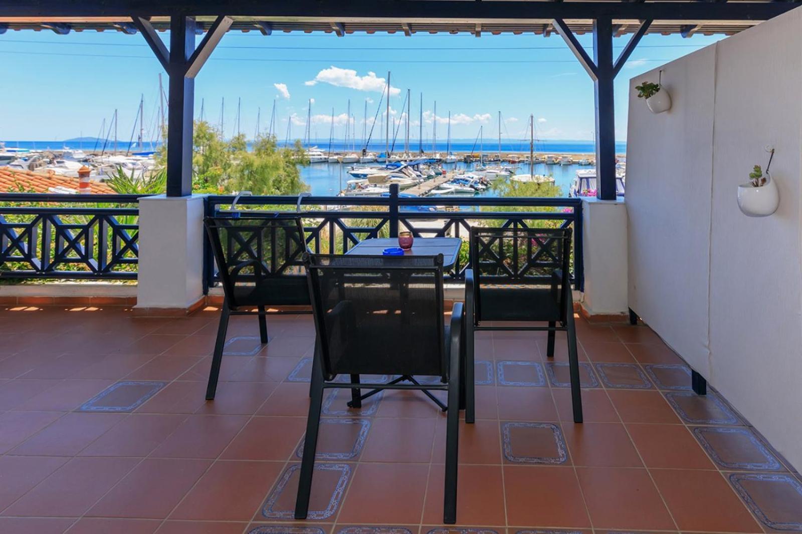 Apartment Seafront Blue *